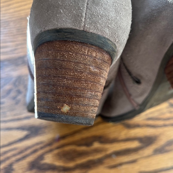 Good🎉 condition BLONDO Villa Ankle Boots in mushroom suede, size 8. WATERPROOF!🎉 - Picture 9 of 11